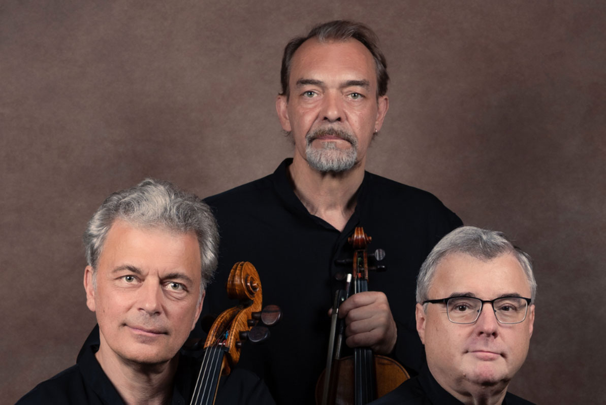TRIO WANDERER